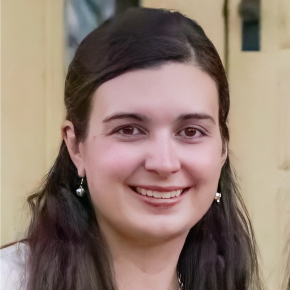 Meet your Posher, Kayla - Picture 1 of 1